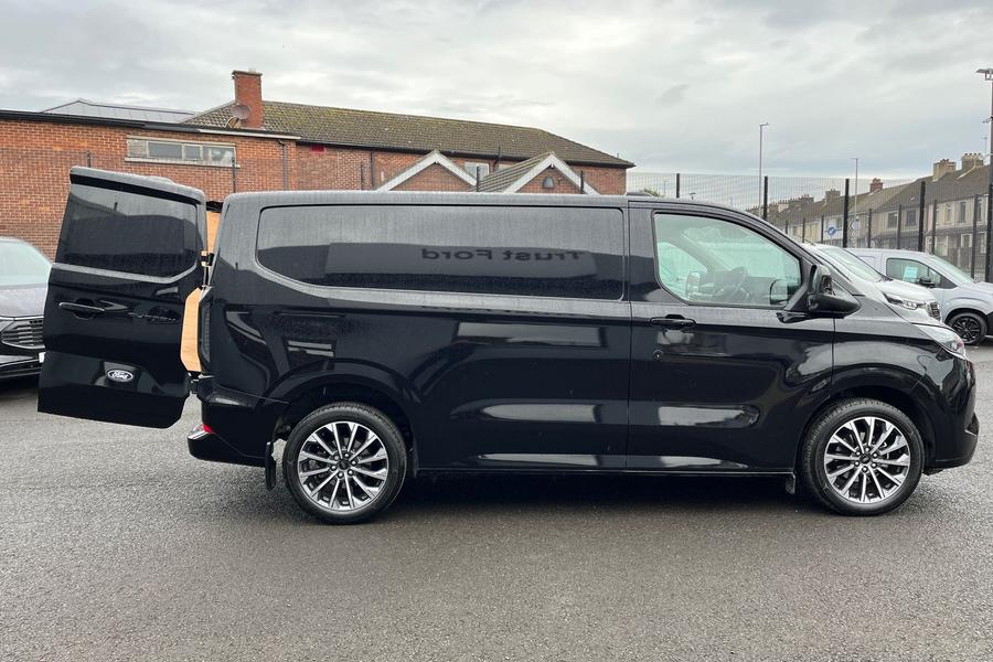 Ford TRANSIT CUSTOM Photo autoimg-17e6c3128de0014ecced0a0e3c59adf9faef3d17.jpg