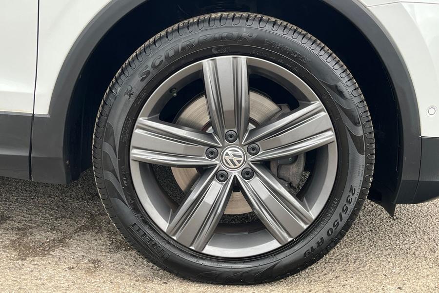 Volkswagen Tiguan Photo autoimg-17eec501fe4820e5dab9e5694d7ddb3b66963813.jpg