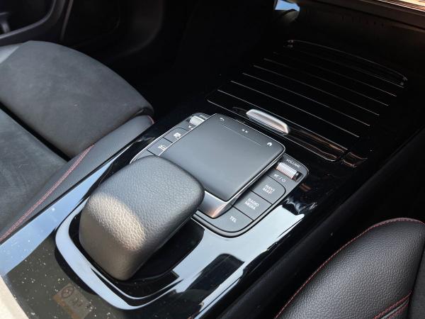 Mercedes-Benz CLA Photo autoimg-17f3fcf365610b2bef84a442bcc5d541c2c218dd.jpg