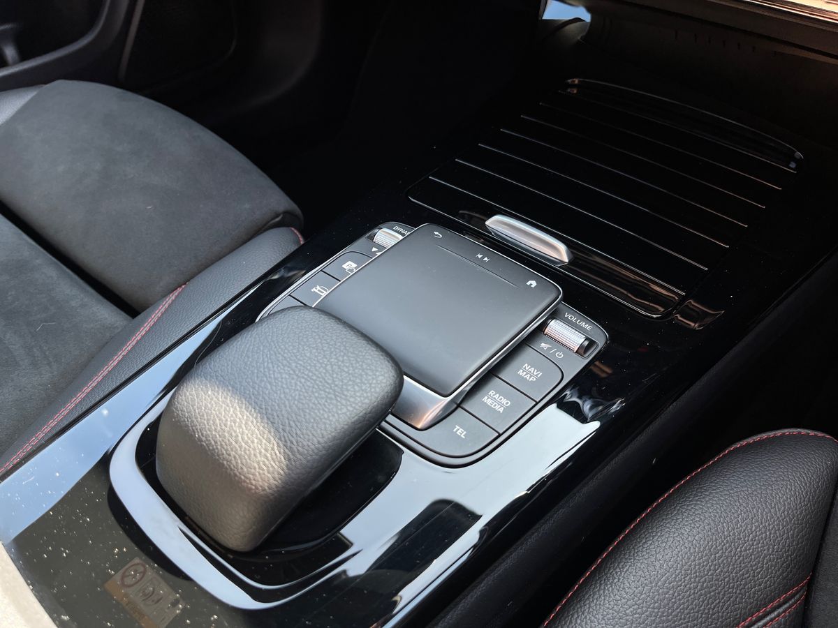 Mercedes-Benz CLA Photo 35