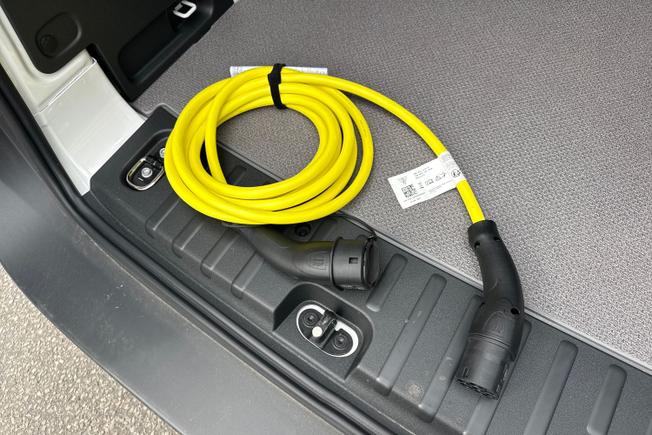 Volkswagen ID. Buzz Cargo Photo 25