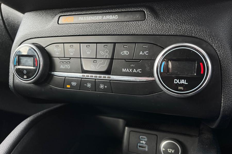 Ford Kuga Photo autoimg-1801cd83a13306311c4480c79d208f76d33e5fbf.jpg