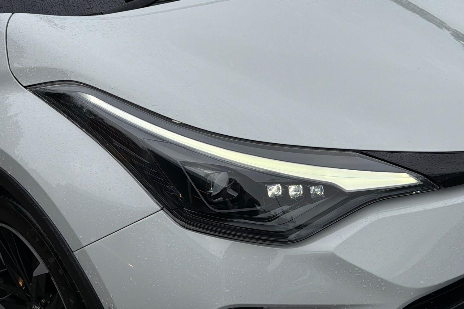 Toyota C-HR Photo 27