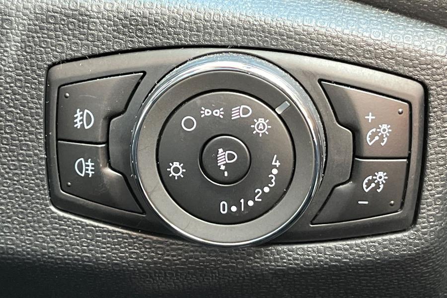 Ford ECOSPORT Photo autoimg-180300bd90ca240a0a1177c01baf3290b7f1a219.jpg