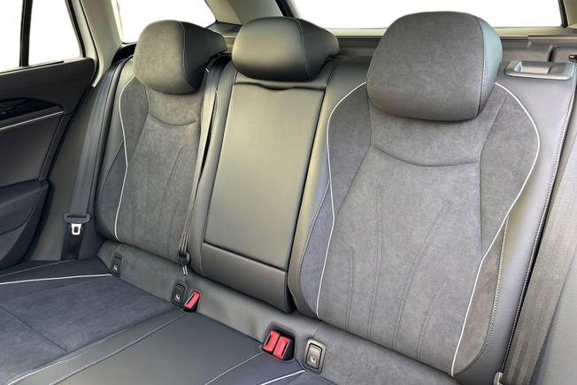 VOLKSWAGEN Passat Photo 9