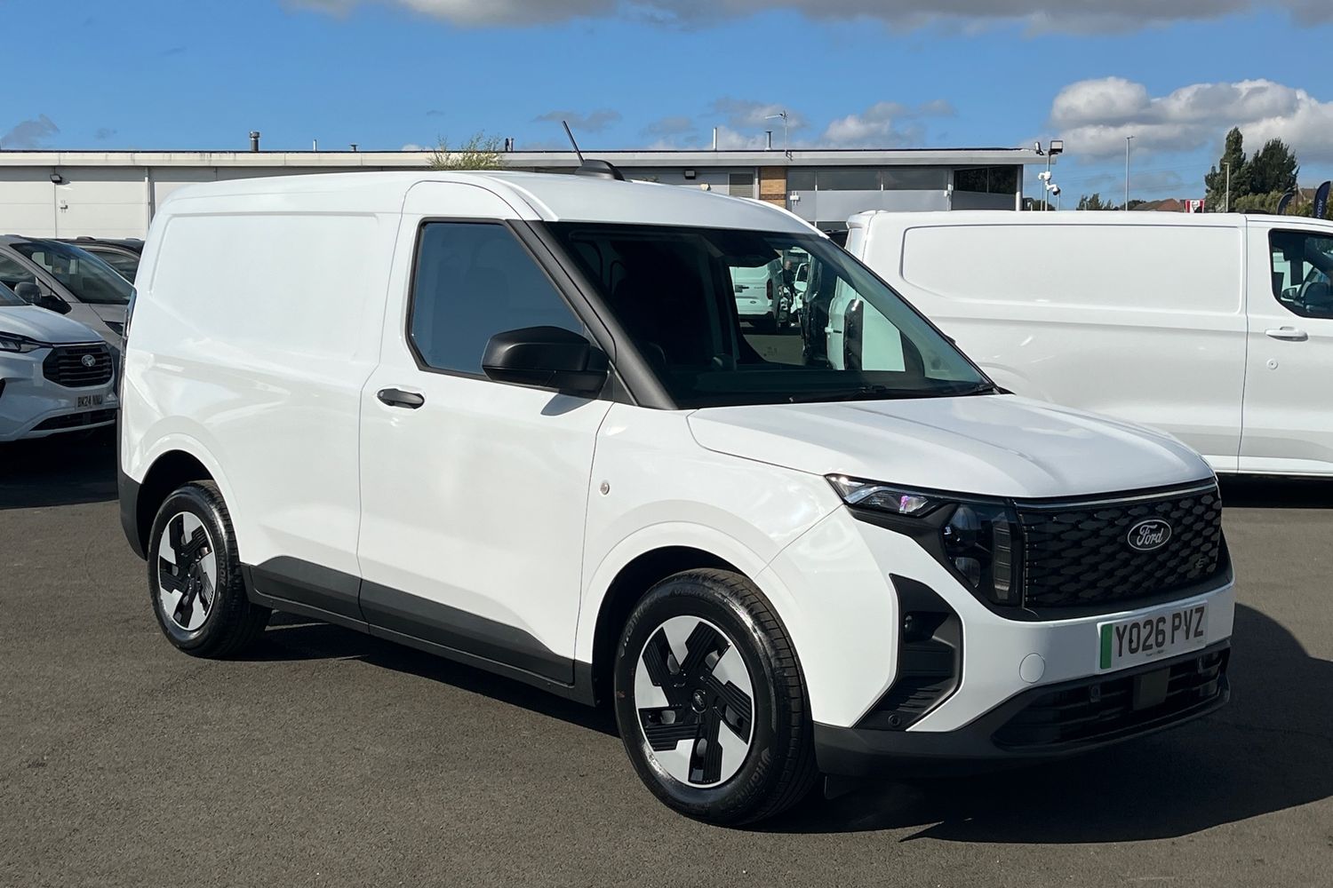 Ford TRANSIT E-COURIER Photo 37
