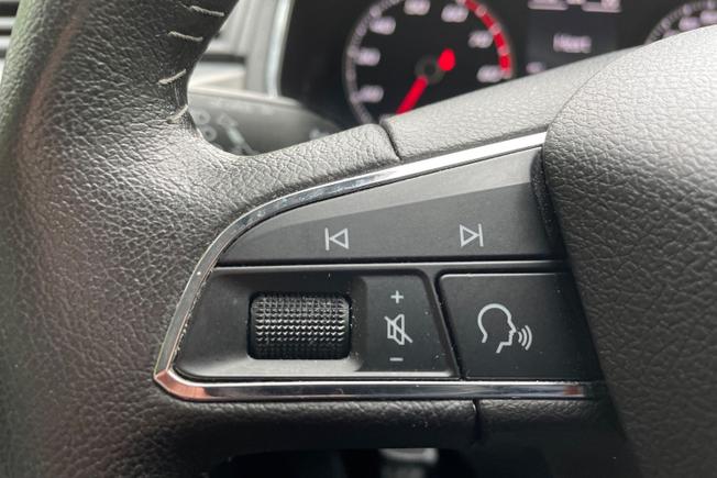 SEAT Ibiza Photo 16