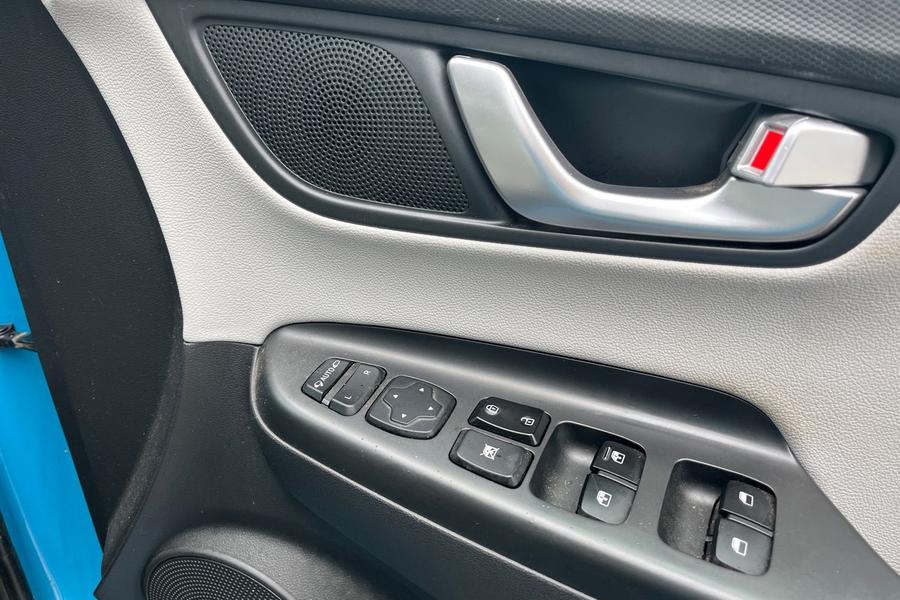 Hyundai KONA Photo autoimg-181500c37bf42f68311a96b4aab236dc665b73d9.jpg