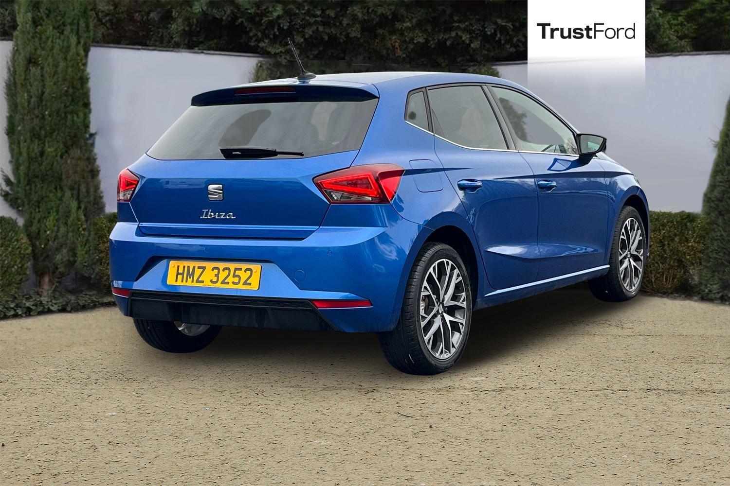 SEAT IBIZA Photo 3