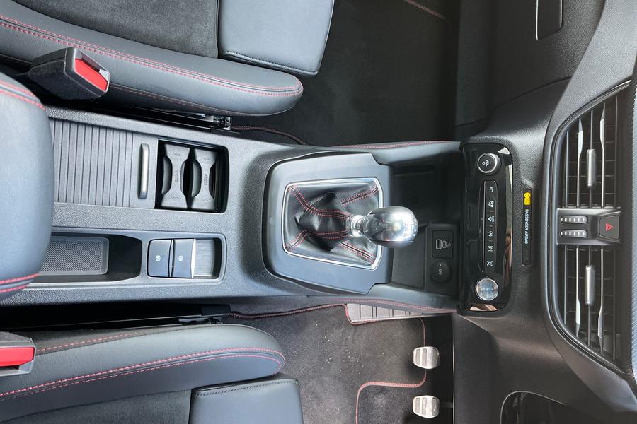 Ford Kuga Photo autoimg-181955162554922f8b35cf7fcde3e2b55d0d3ee7.jpg