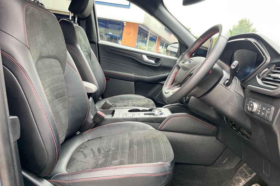 Ford Kuga Photo autoimg-18198b36450f4ea1bbe888351d7fa60f09bcf7eb.jpg