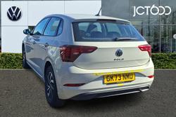 VOLKSWAGEN Polo Photo 3
