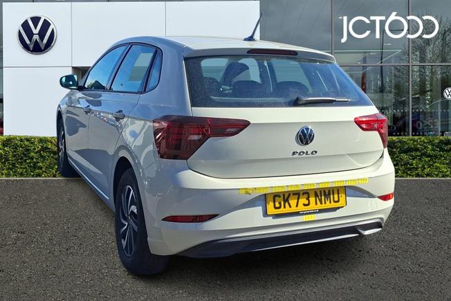 VOLKSWAGEN Polo Photo 3