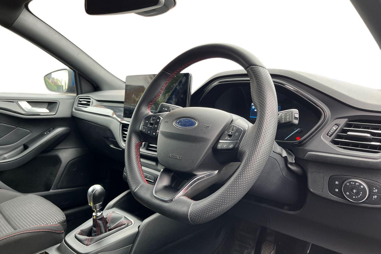 Ford FOCUS Photo 8