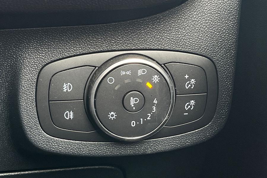 Ford Fiesta Photo autoimg-181ffb83446412a9e10c0ce38d57faa05444a6d3.jpg