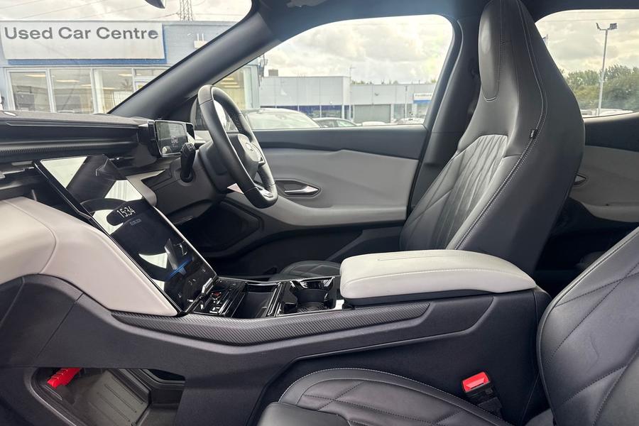Ford Explorer Photo autoimg-18205aa0ce950e0fd09592c742dc7fe0126d61e4.jpg