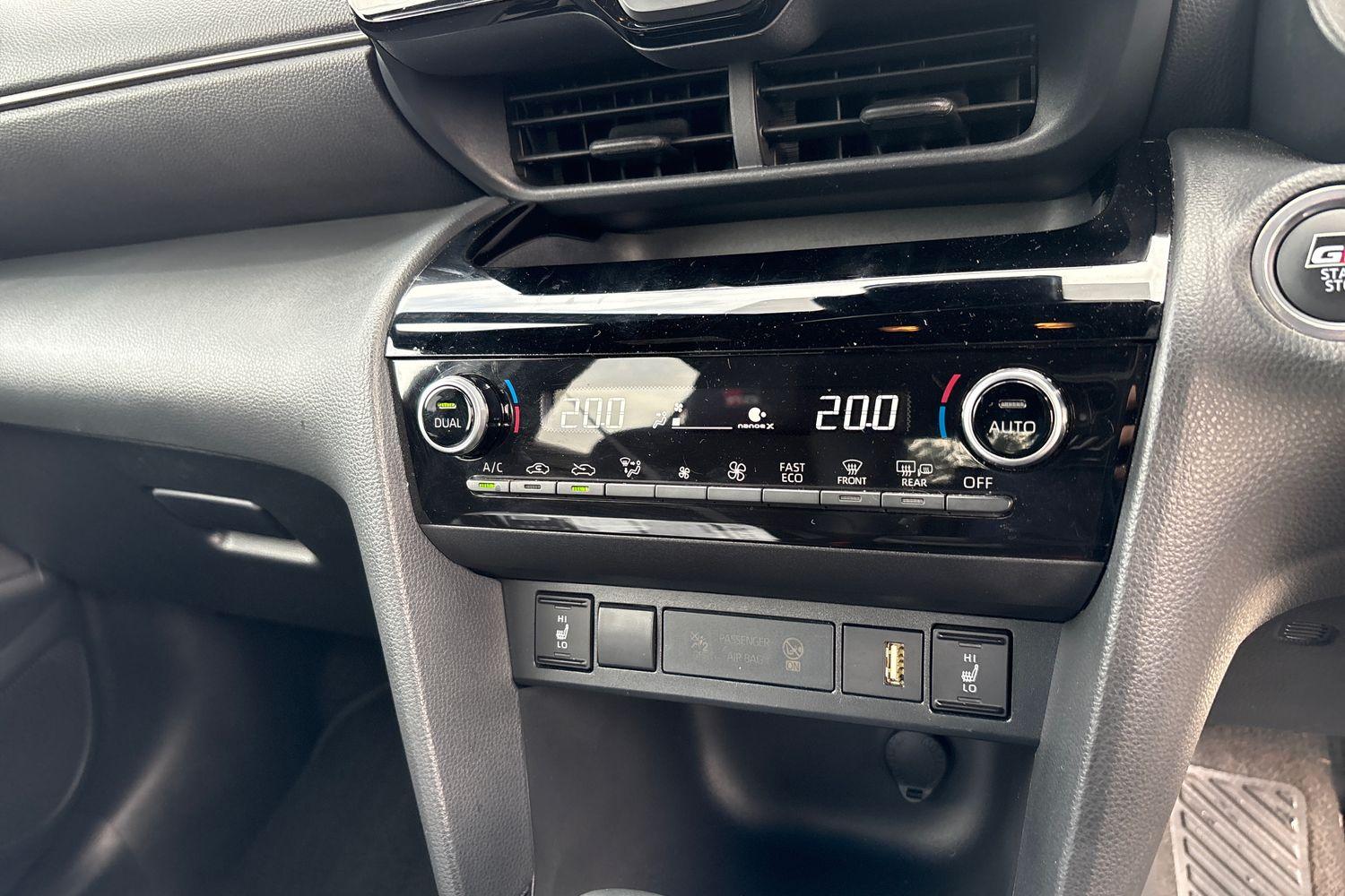 Toyota YARIS CROSS Photo 22