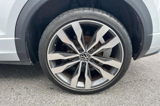 Volkswagen T-ROC R-LINE Photo autoimg-182329afb86cbe7cbb57cd66ad9855413c354fe2.jpg