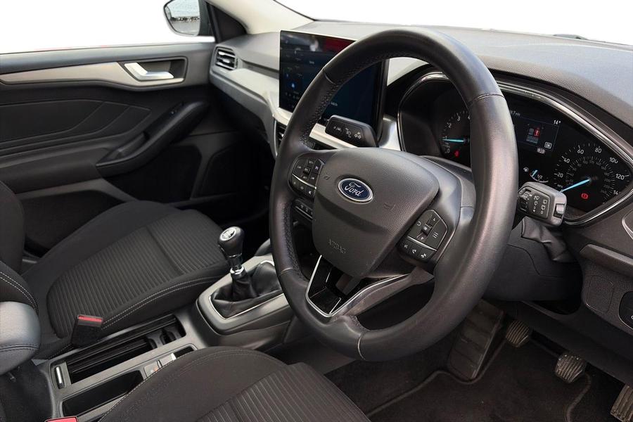 Ford Focus Photo autoimg-182359053676e5573f77c831919a26f38971520e.jpg