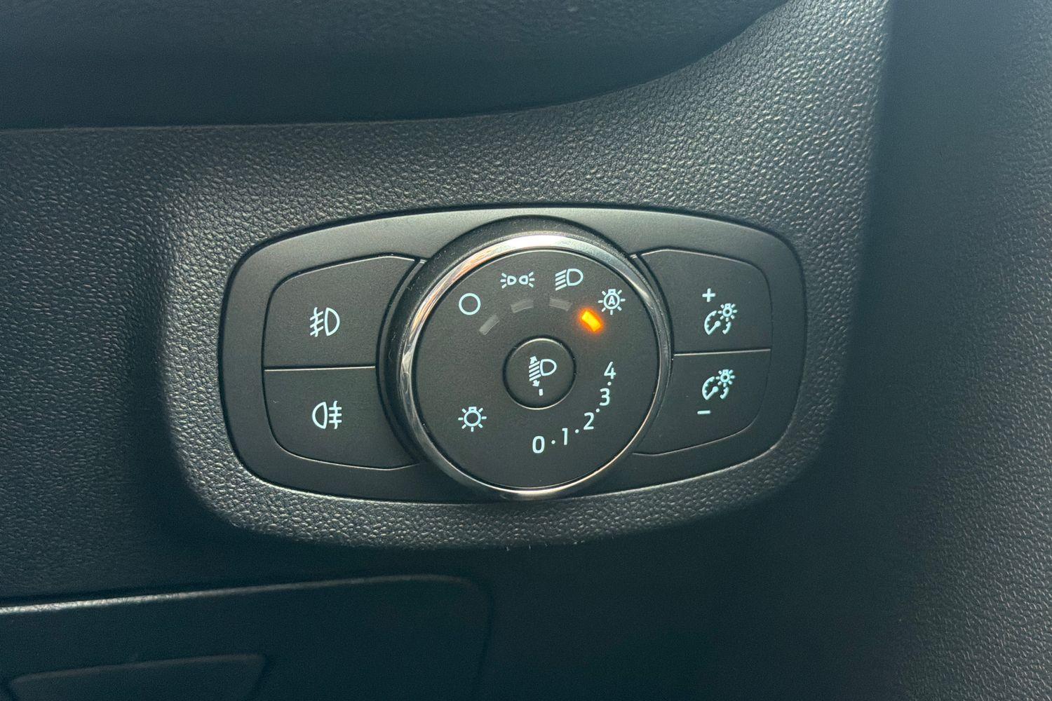 Ford FIESTA Photo 29