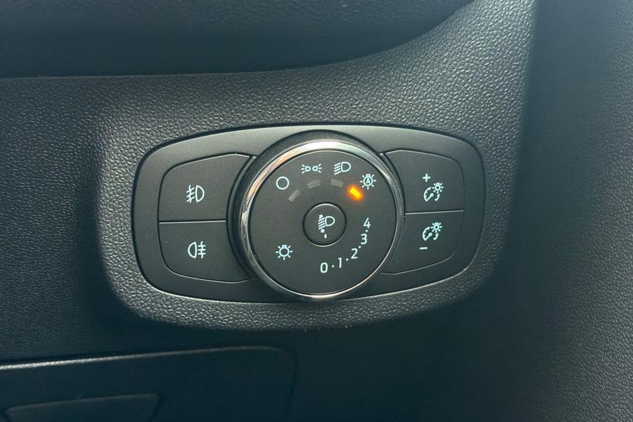 Ford FIESTA Photo autoimg-182436ca115764bd447191b70864019aefabb22c.jpg