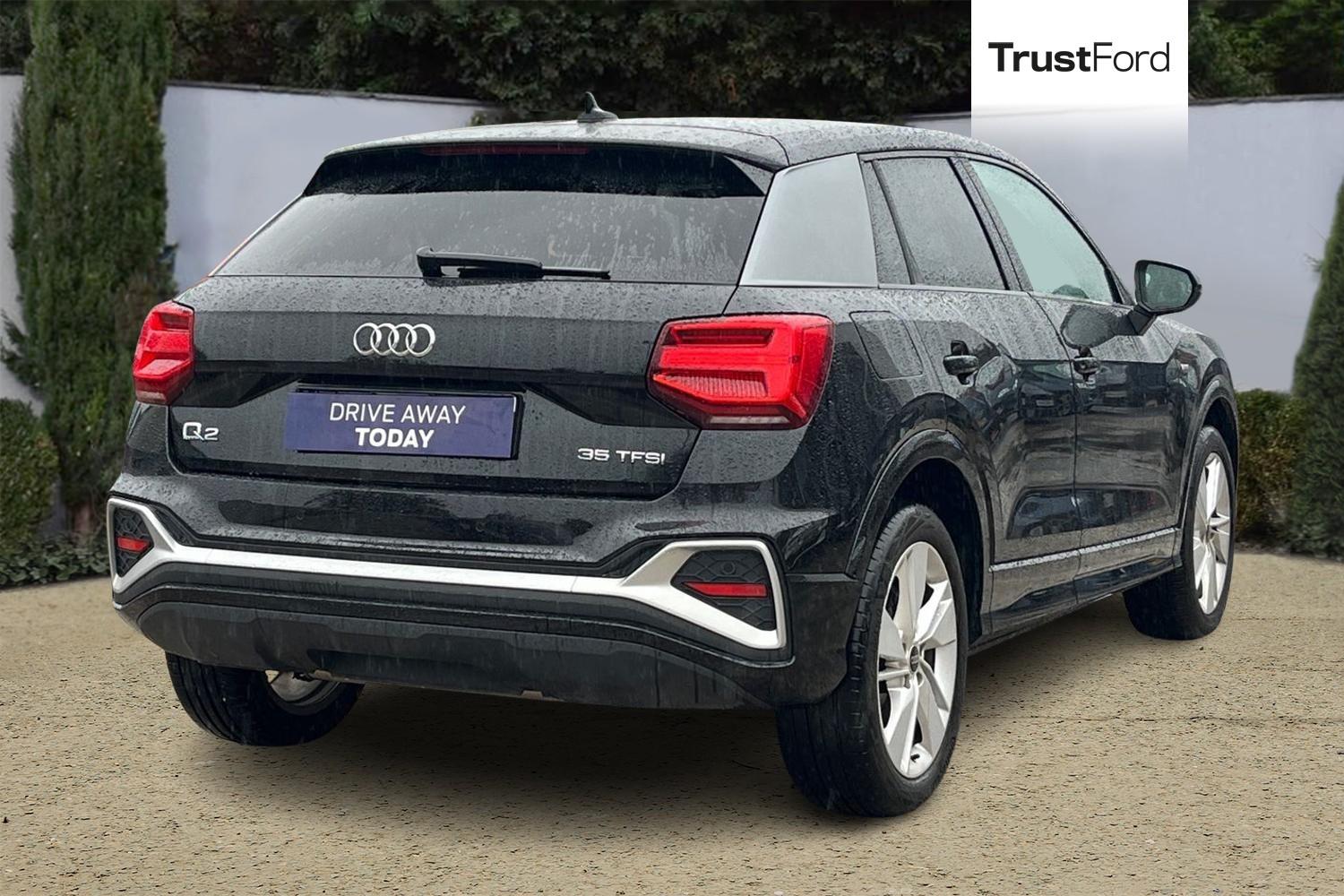 Audi Q2 Photo 3