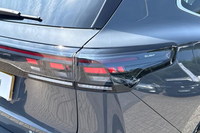 VOLKSWAGEN Tiguan Photo 18