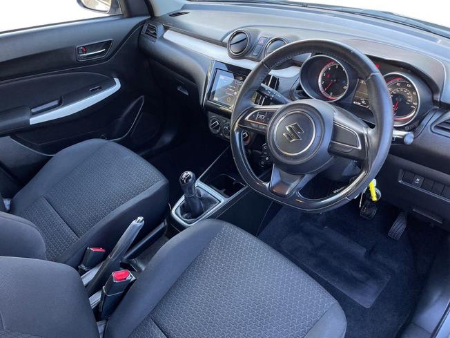 SUZUKI Swift Photo 6