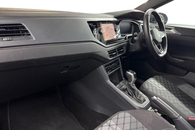 VOLKSWAGEN Taigo Photo 2
