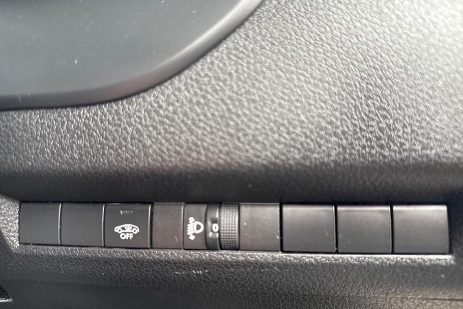 Used Vauxhall VIVARO DT73BWJ 39