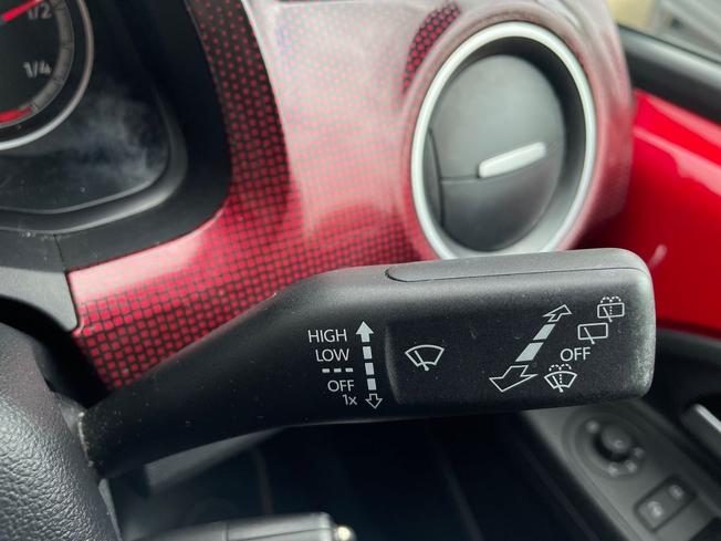 VOLKSWAGEN up! Photo 22