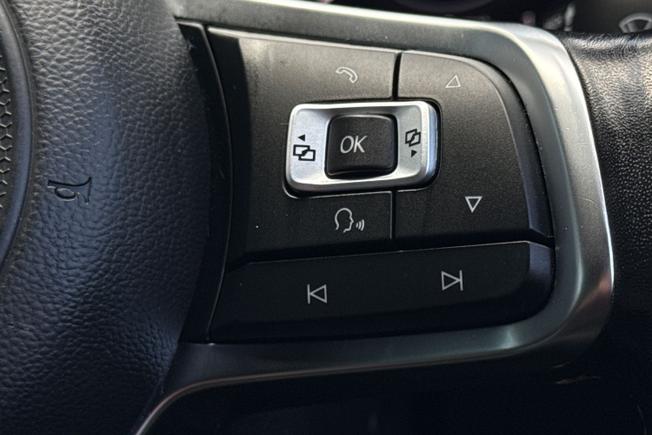 VOLKSWAGEN Arteon Photo 17