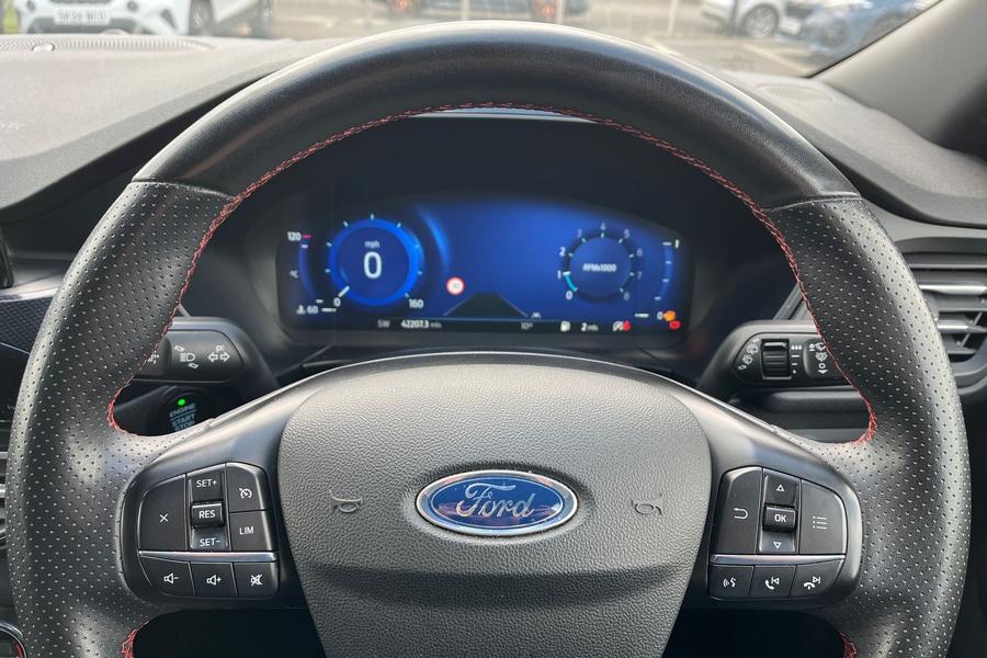 Ford Kuga Photo autoimg-1839235a28eb23ceb387ede7a1fbb91246c43123.jpg