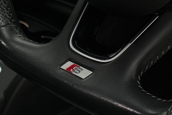 AUDI S3 Photo 23