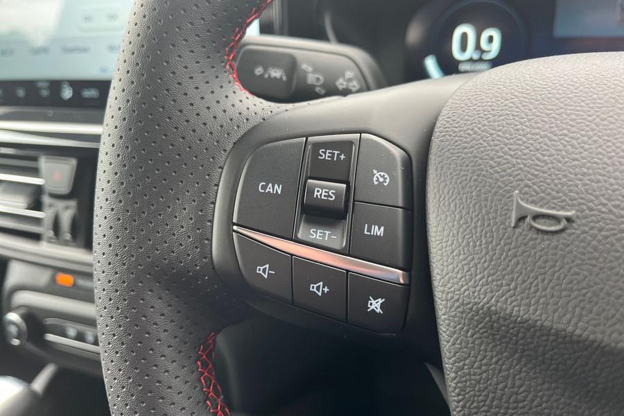 Ford FOCUS Photo autoimg-183dd859085c0c26db48f9b81d369ae8cdd29d9b.jpg