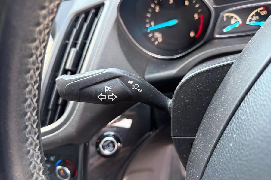 Ford KUGA Photo autoimg-1847a3b4a3c49ea5193209fc2152d2760c64af57.jpg