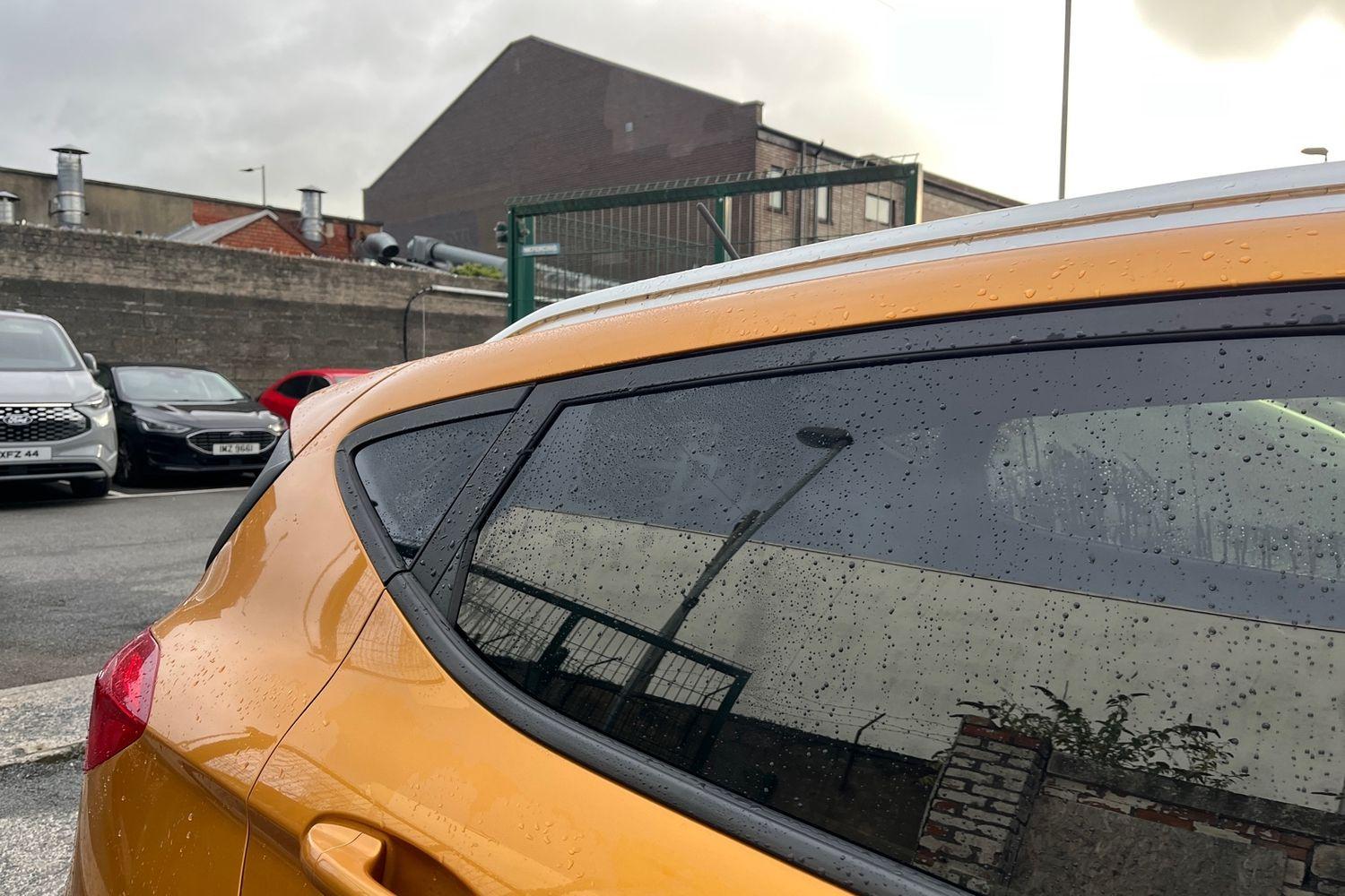 Ford FIESTA Photo 38
