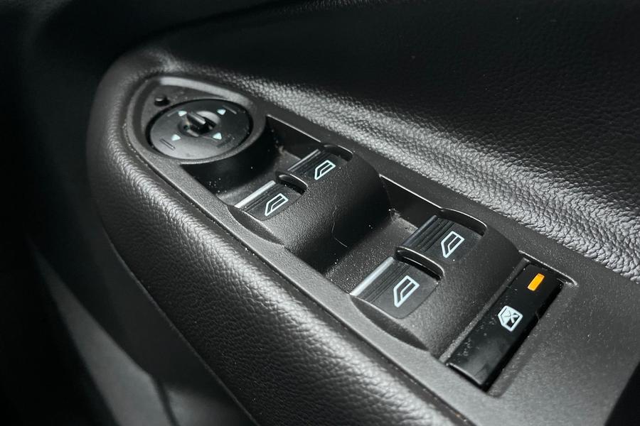 Ford KUGA Photo autoimg-184857a607a0ef06b5725378bf5446dc4aee753b.jpg