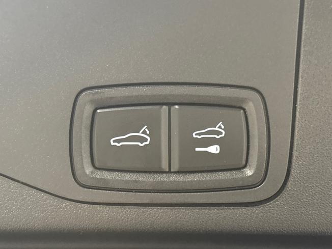 PORSCHE Taycan Photo 37