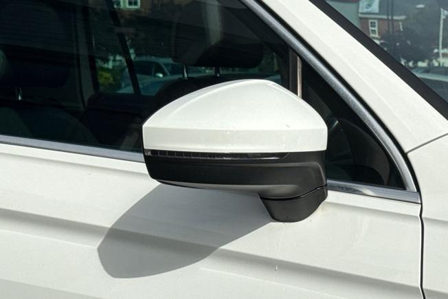 VOLKSWAGEN Tiguan Photo 20