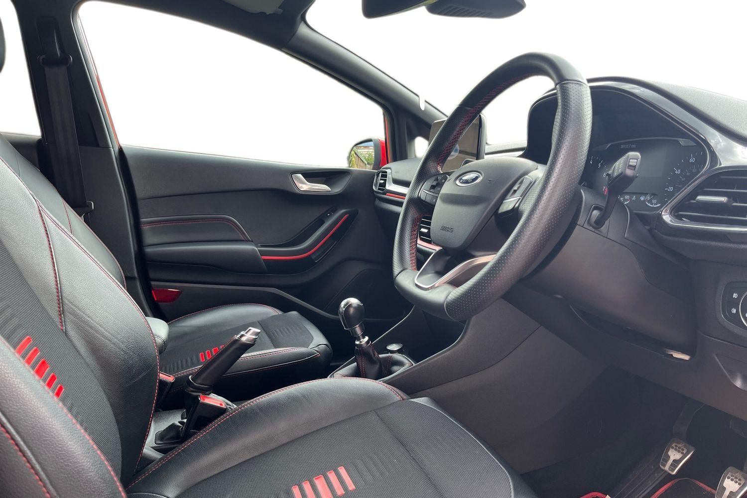 Ford Fiesta Photo 8