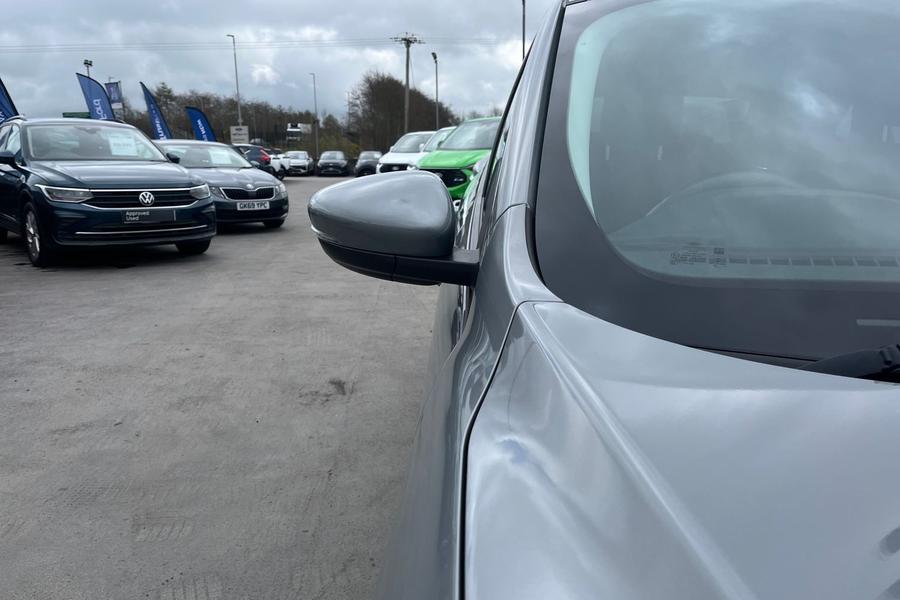 Ford KUGA Photo autoimg-185428f7bcfdf70bf5adc4376cf0081d3a31b130.jpg