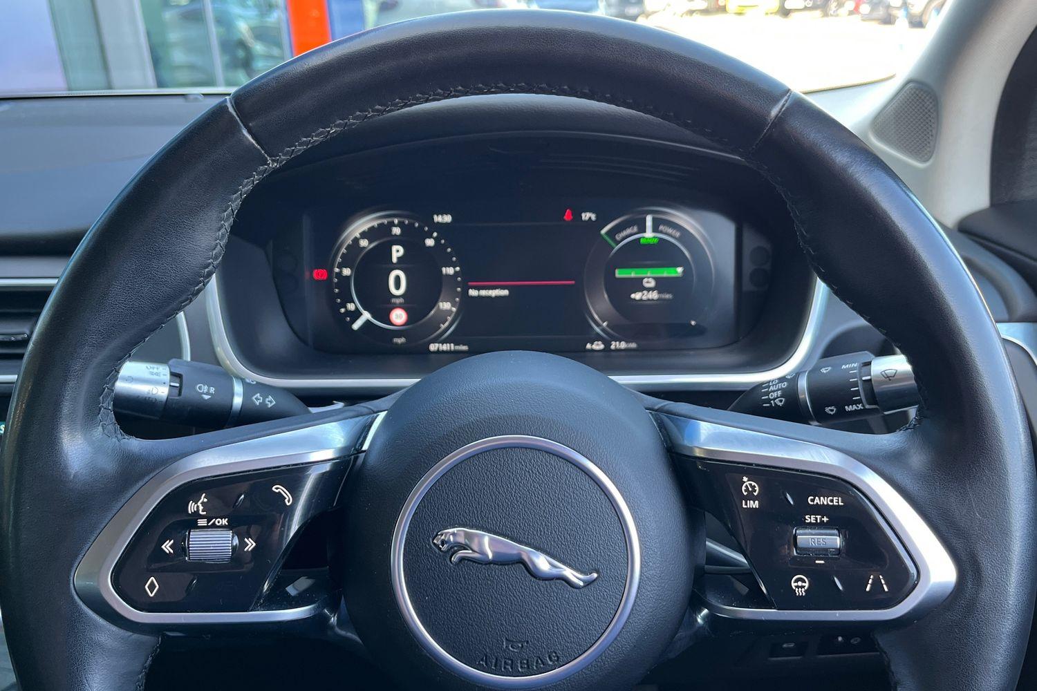 Jaguar I-PACE Photo 11