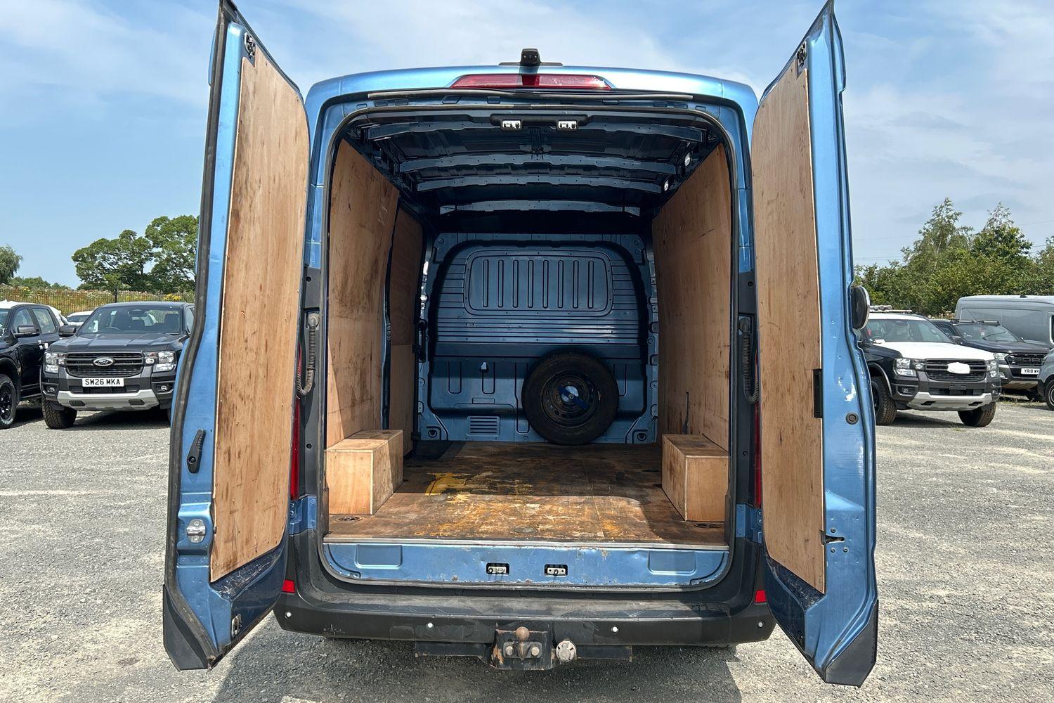MAXUS DELIVER 9 Photo 6