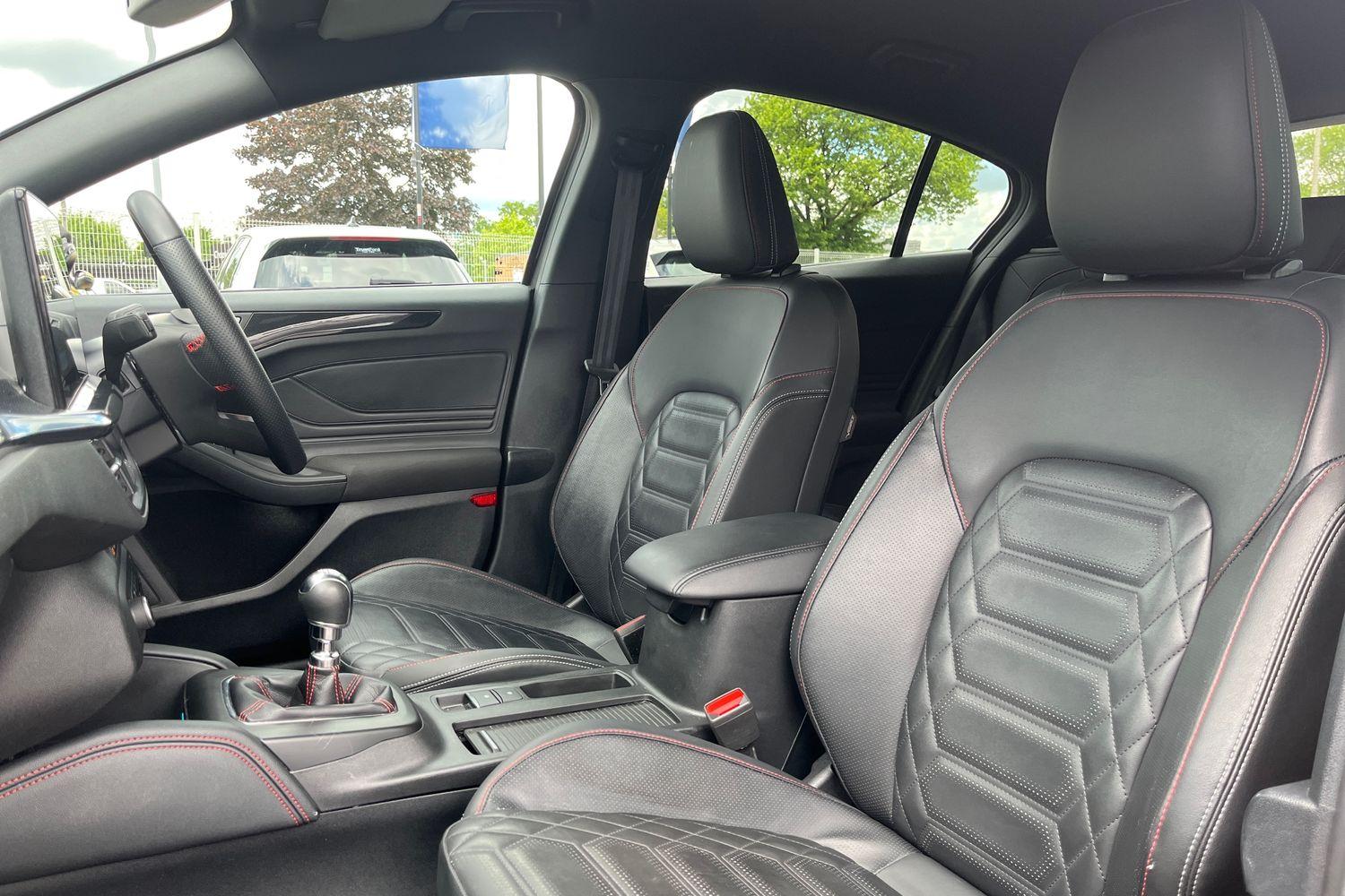 Ford FOCUS Photo 18