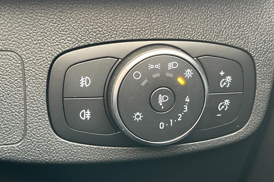 Ford FOCUS Photo autoimg-1865f3caeb248d9b5ec1a7478aba07bbd6a01cb3.jpg
