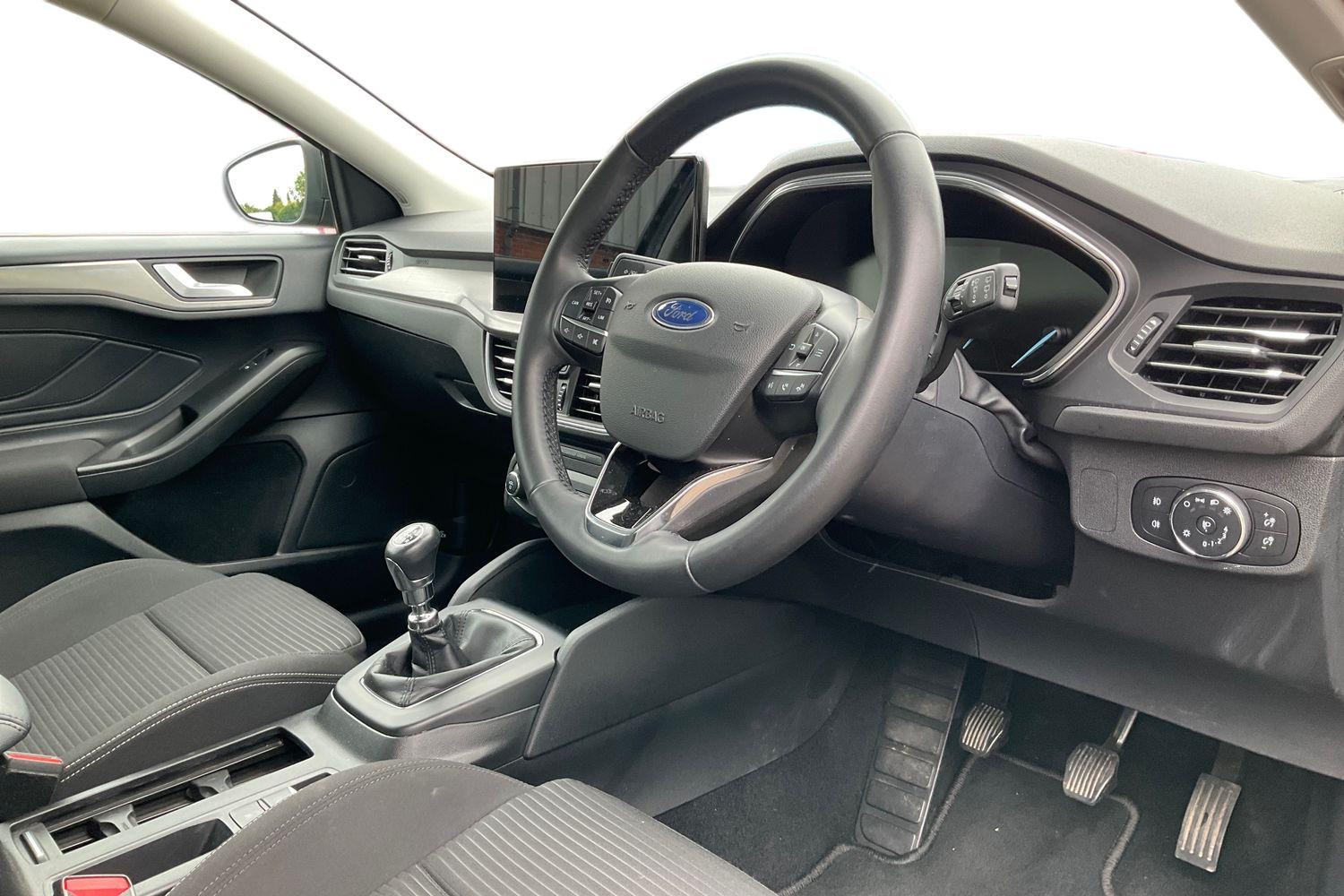 Ford Focus Photo 8