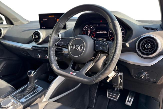 Audi Q2 Photo 6