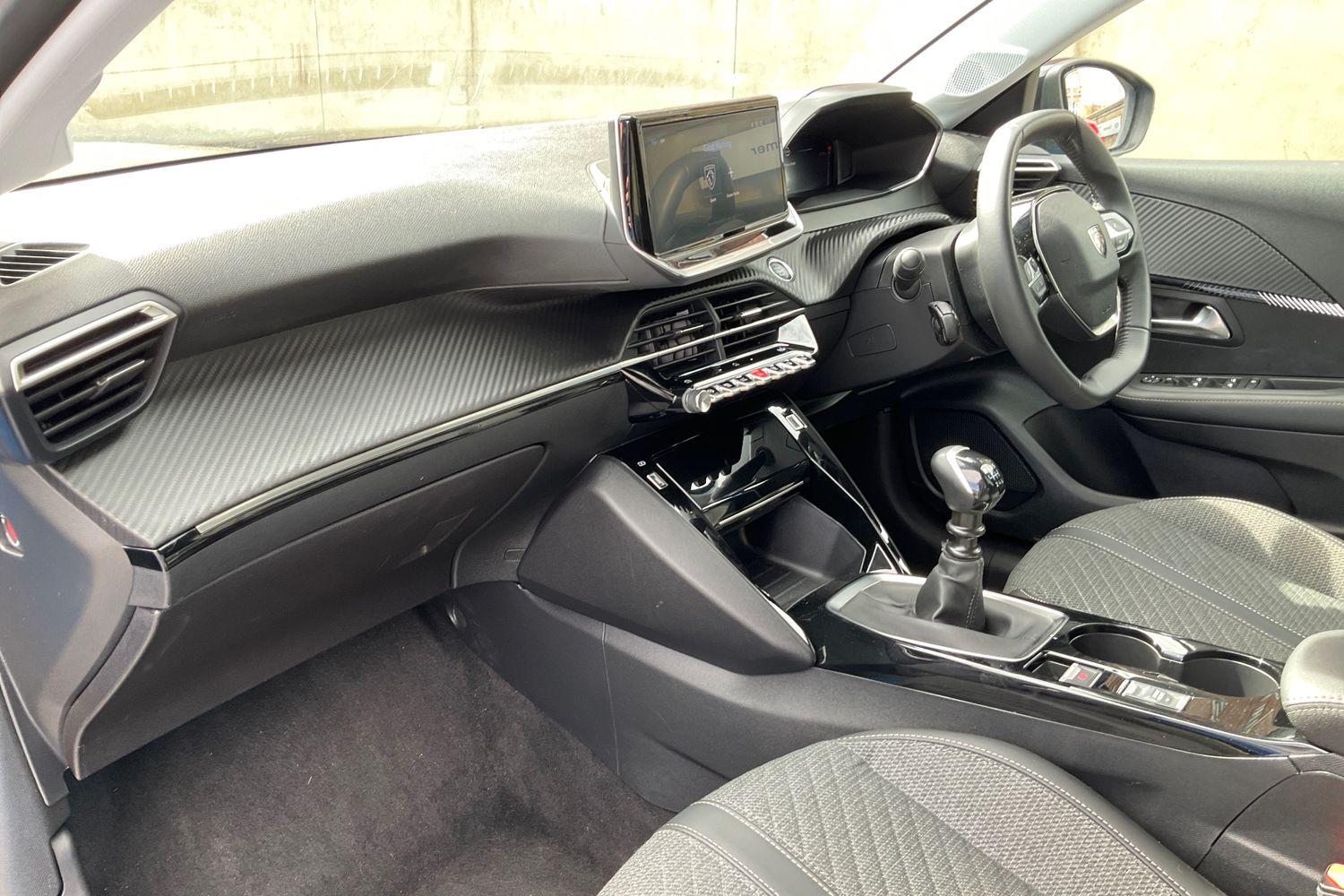 Peugeot 208 Photo 17