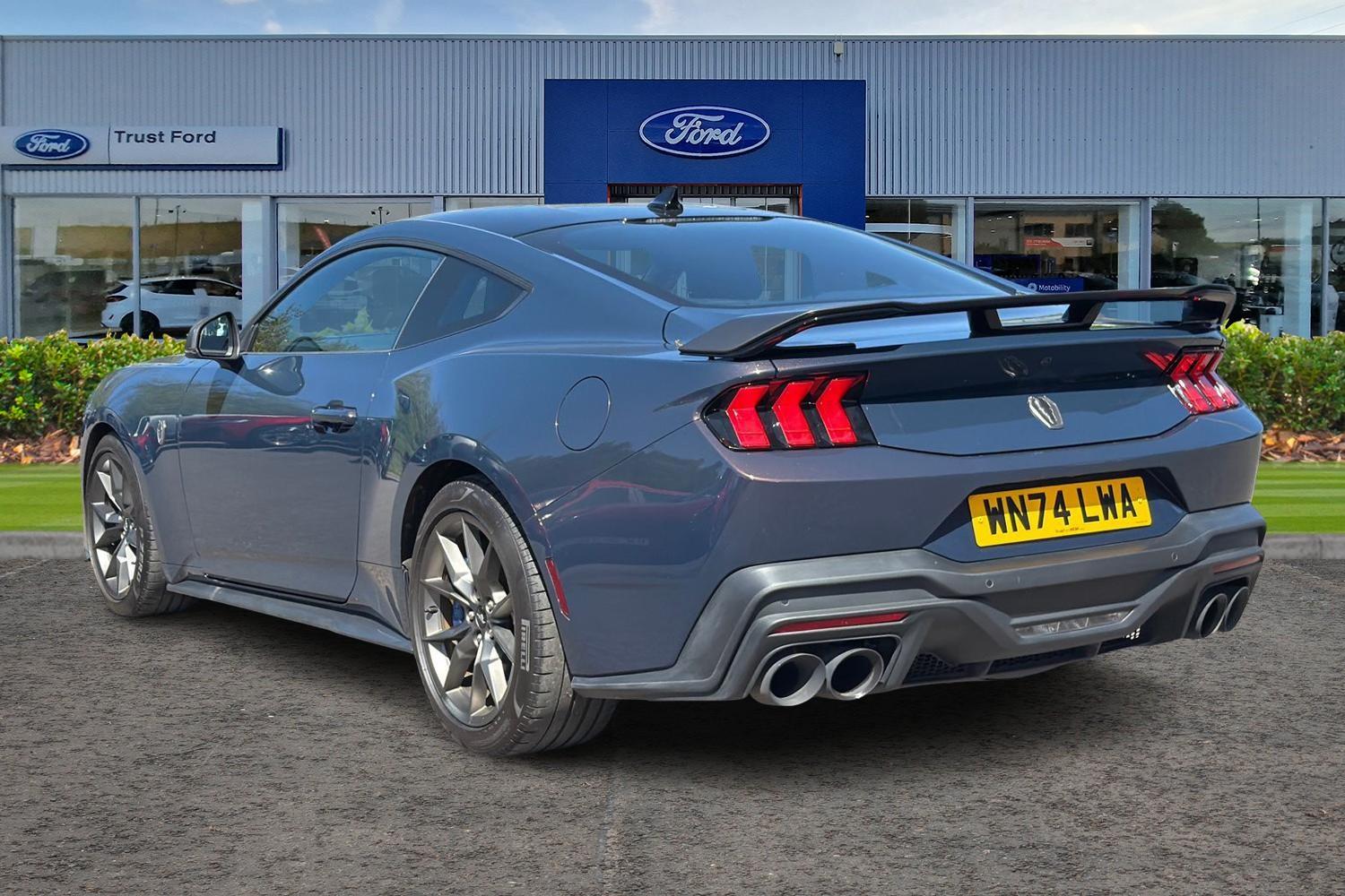 Ford MUSTANG Photo 1